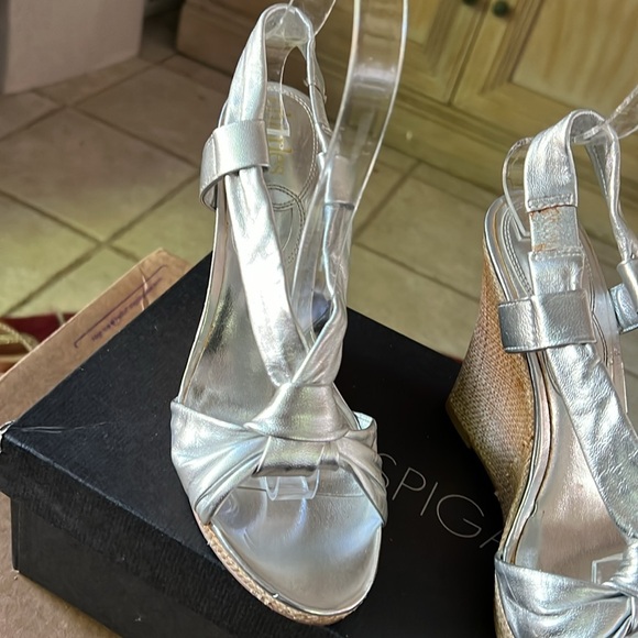Charles by Charles David Silvertone Platform Wedge Sz 7 1/2 - Picture 4 of 15